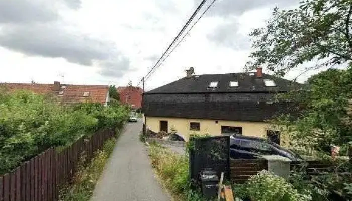 Uzke Bistro Street View A 360deg - Černolice-mníšek Pod Brdy