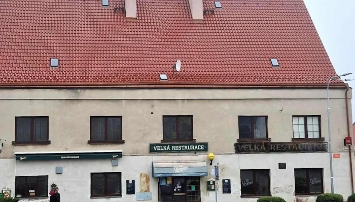Velka Restaurace Vse - Náměstí F. X. Svobody 11