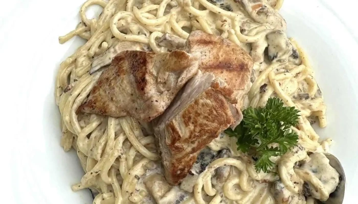 Vespa Ristorante -  Jidlo A Piti - Karlovo Nám. 72