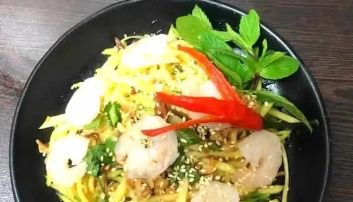 Vietnamska Restaurace Sushi Wok Asian Jidlo A Piti - Nám. Jana Heřmana 257 56