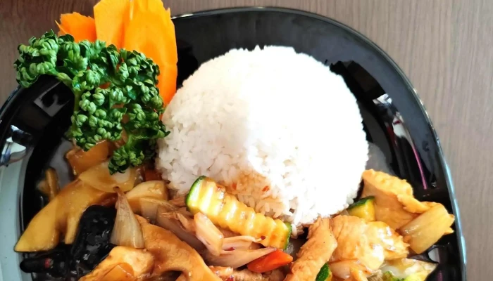 Vietnamska Restaurace Sushi Wok Asian Recenze - Nám. Jana Heřmana 257 56