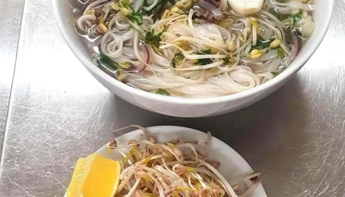 Vietnamske Bistro A Sushi Od Vlastnika - Kostelní 43/6