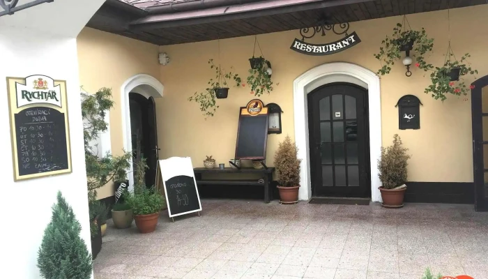 Vinafood88 bistro - 01 Hlinsko V Čechách 1