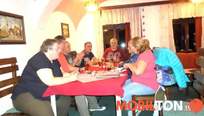 Vinarna Vikarka   Restaurace A Ubytovani V Litomericich Vzhled A Atmosfera - Máchova 177/5