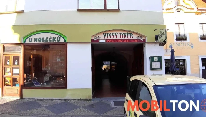 Vinny Dvur Vse - Palackého 137