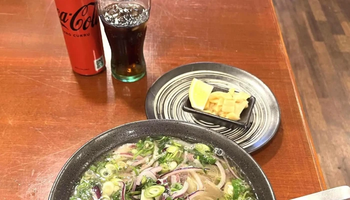 Vy Restaurant Viet  Thai Sushi Videa - Husova 89/3