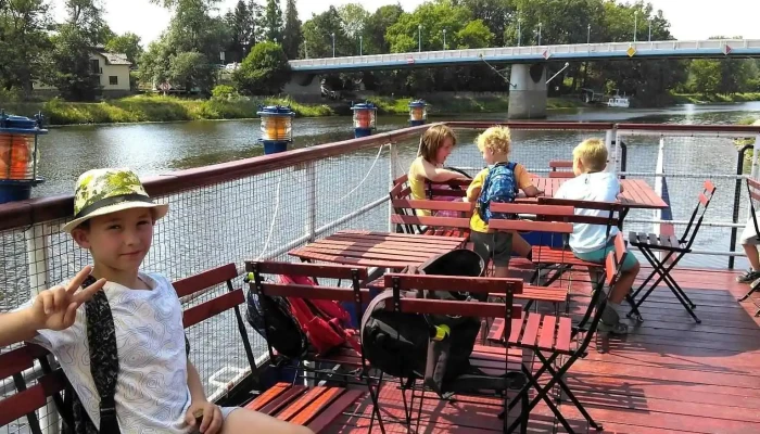 Vyletni Lod Kral Jiri Vzhled A Atmosfera - Přístaviště Pod Zámkem, Labské Nábř.