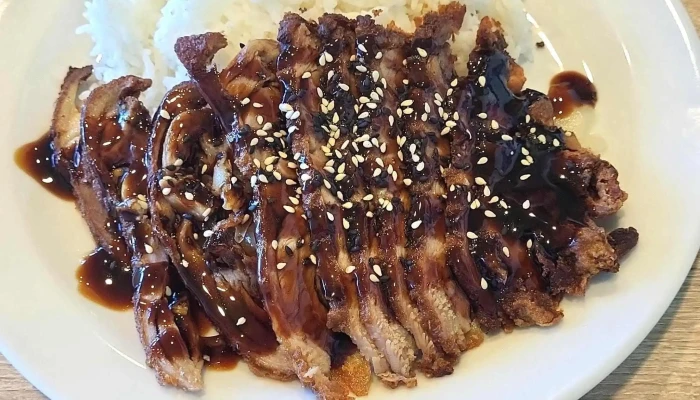 Woke Poke -    Asian Fusion Asijska Restaurace - Želetická 2210/19