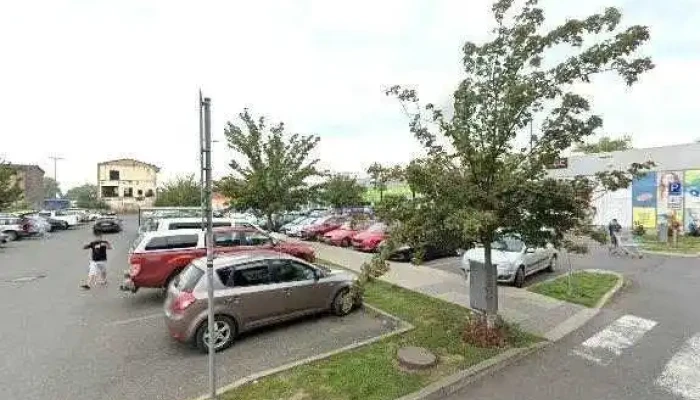Woke Poke -    Asian Fusion Street View A 360deg - Želetická 2210/19