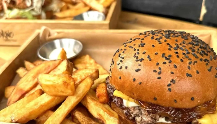 Wokno -  Hamburger - Jiráskovy Sady