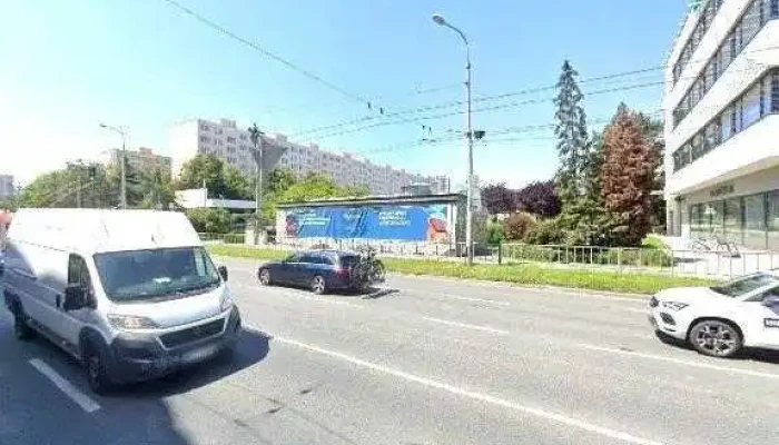 Xiaomi -  Street View A 360deg - Pražská Tř. 1247/24