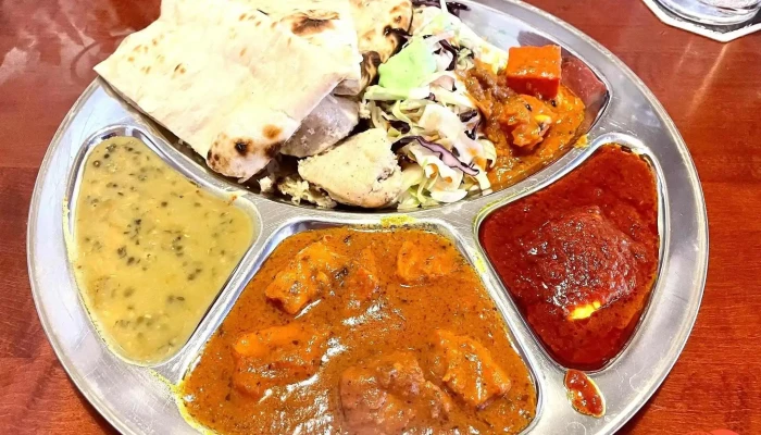 Yak Yeti Nepalska A Indicka Resturace Murgh Makhani - Dům Kultury Vsetín, Spol. S R.o, Svárov 1055