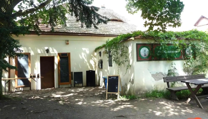 Zamecka Restaurace Vse - Ostrov 60