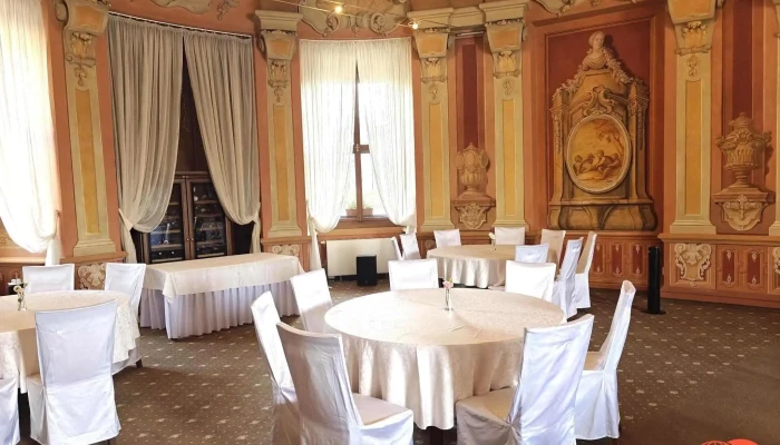 Zamecka Restaurace Vzhled A Atmosfera - Liblice