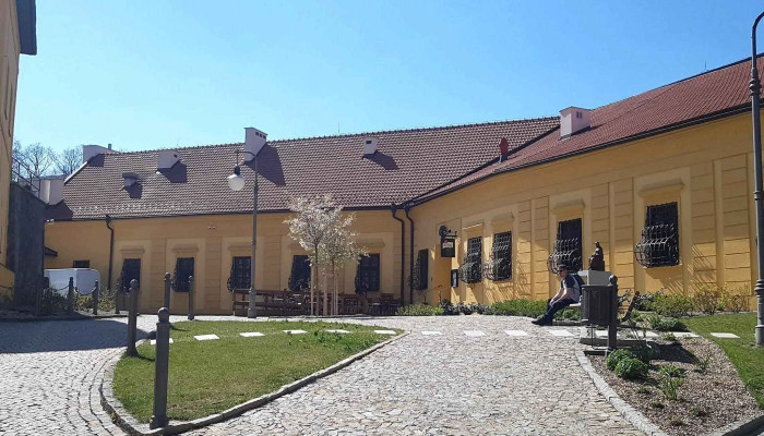 Zamecky Restaurant Polna Katalog - Zámek 485