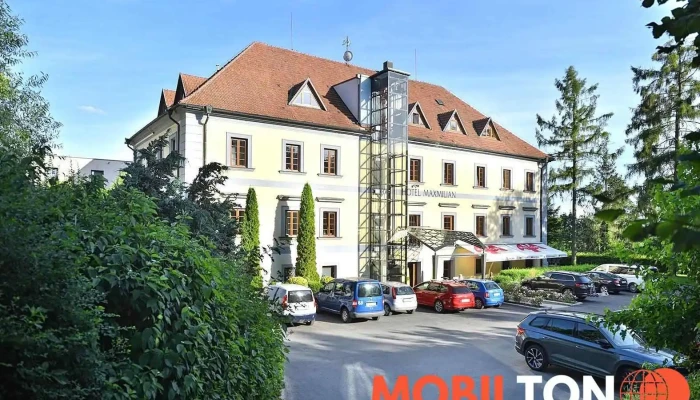 Zámecký hotel Maxmilian - Loučeň