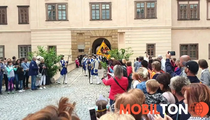 Zamek Kostelec Nad Cernymi Lesy Videa - Nám. Smiřických 1