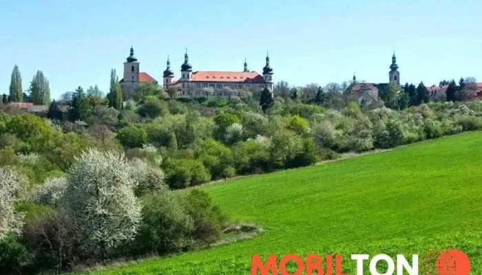 Zámek Kostelec nad Černými lesy - Nám. Smiřických 1