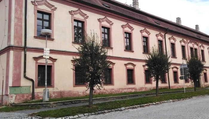 Zamek Naceradecbistro Polepsovna Blizko Mě - Czech Republic