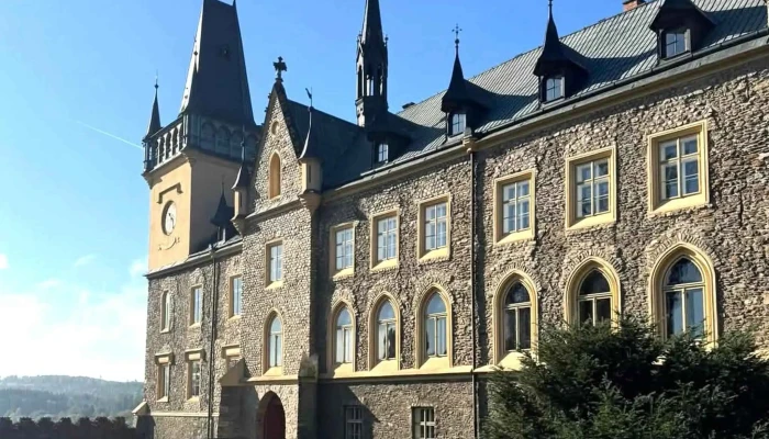 Zamek Zruc Nad Sazavou Blizko Mě - Zámek 1