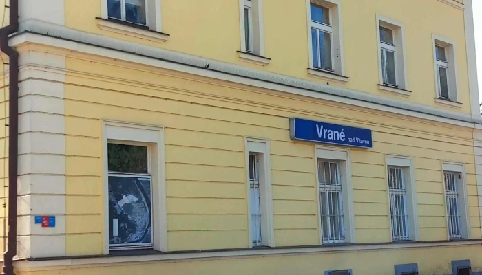 Zastavka Ernest Oteviraci Doba - Nádražní 147