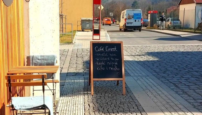 Zastavka Ernest Telefon - Nádražní 147