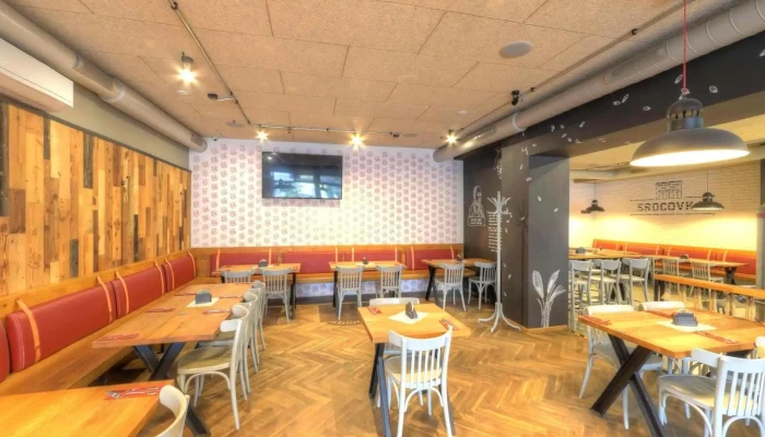 Zastavka Srdcovka Vzhled A Atmosfera - Žižkova 1037